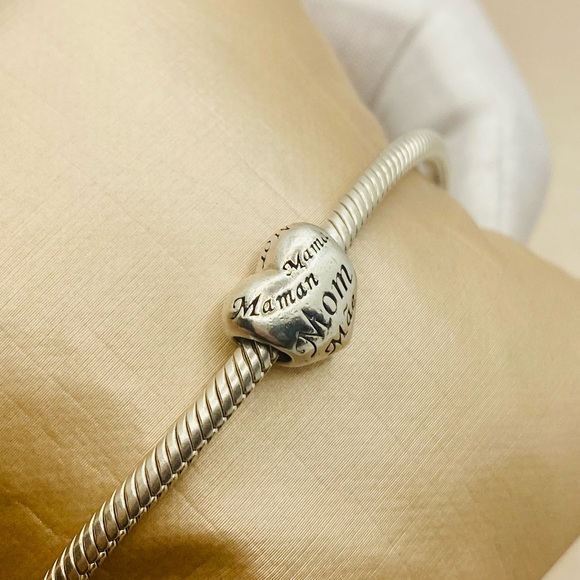 EUC Pandora 791112 Sterling Silver A Mother's Heart Family Bead - RETIRED - Picture 7 of 14